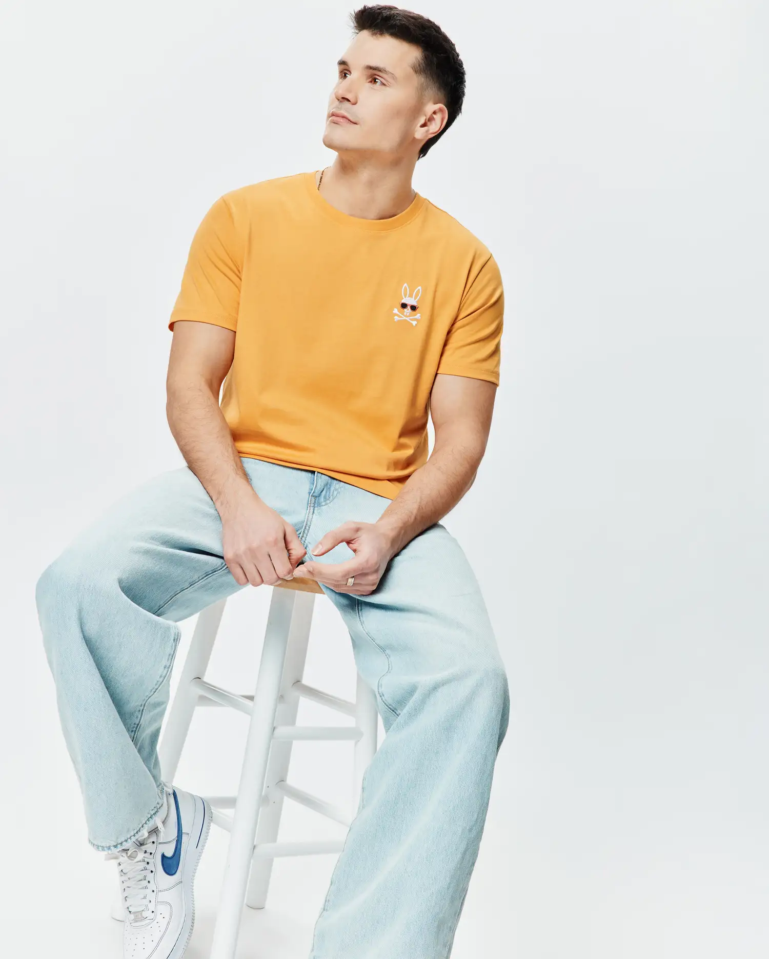 MENS SUNNY CHEST GRAPHIC TEE - MT0200278 - Image 4